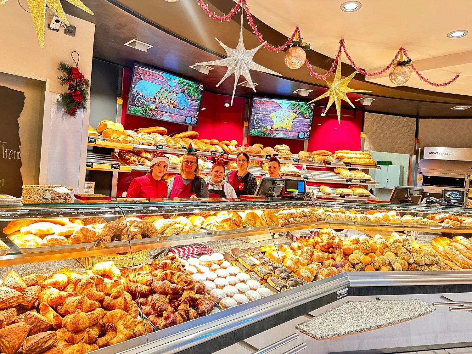 Hieber GmbH – Bäckerei – traditionelle lokale deutsche Bäckerei, bekannt für ihre handgefertigten Brote, Brötchen und festlichen saisonalen Backwaren.