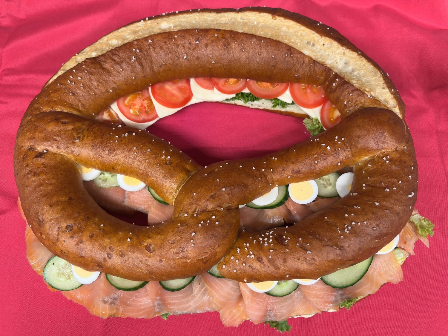 Riesenbrezel belegt